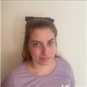 Profesora de psicología imparte clases para todos los niveles educativos